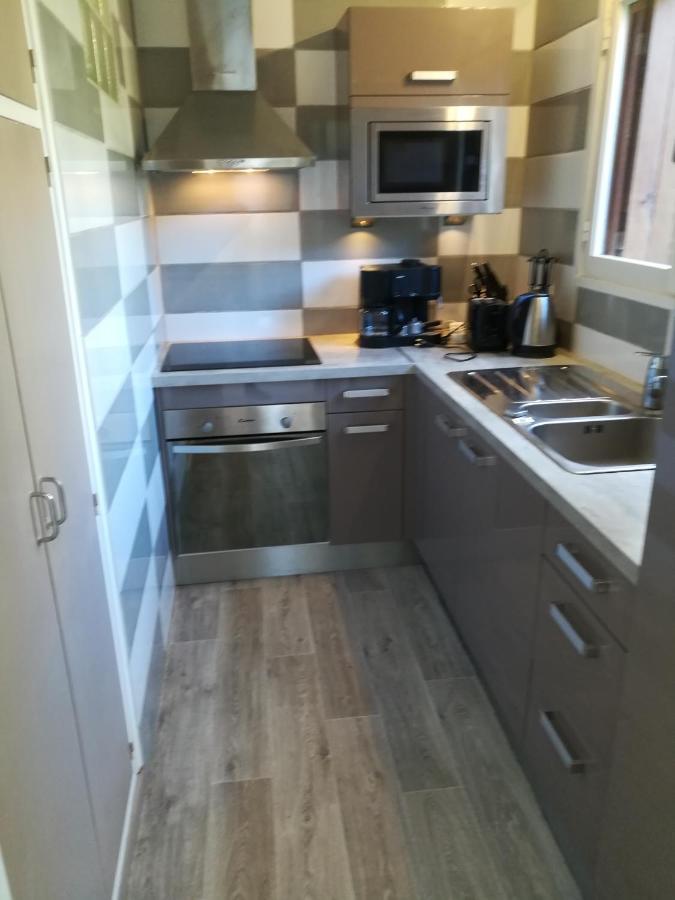 Appartement climatisé au 1er étage d'une maison avec jardin dans un quartier calme Cavalaire-sur-Mer Extérieur photo