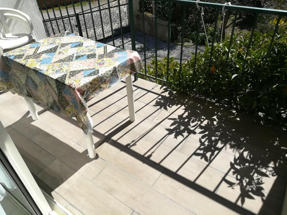 Appartement climatisé au 1er étage d'une maison avec jardin dans un quartier calme Cavalaire-sur-Mer Extérieur photo
