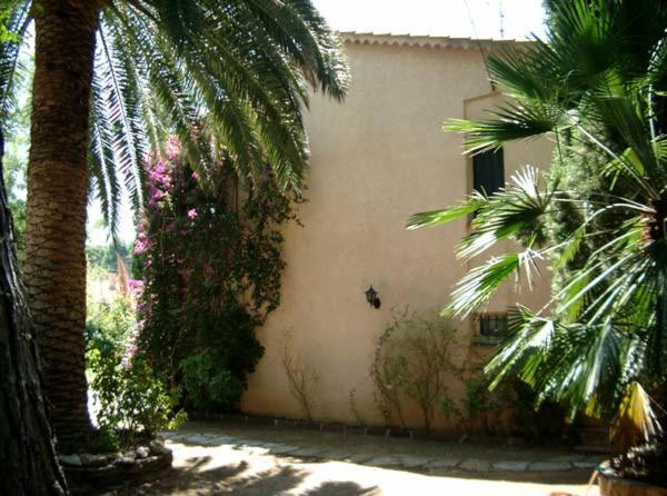 Appartement climatisé au 1er étage d'une maison avec jardin dans un quartier calme Cavalaire-sur-Mer Extérieur photo