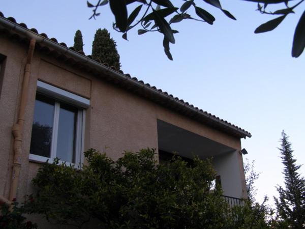 Appartement climatisé au 1er étage d'une maison avec jardin dans un quartier calme Cavalaire-sur-Mer Extérieur photo